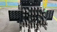 Устройство для распыления смазок/разделителей на пресс формы